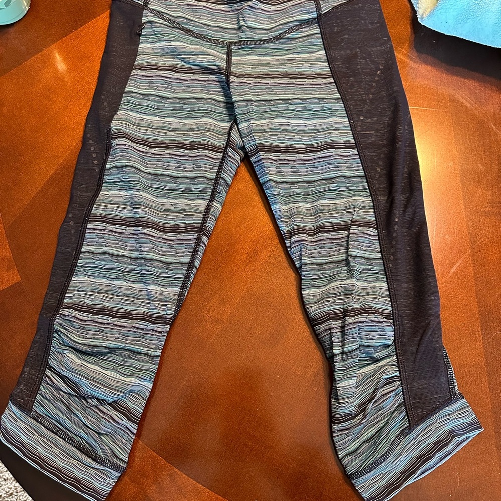 Lululemon Athletica Blue and Black Leggings with Textured Stripes